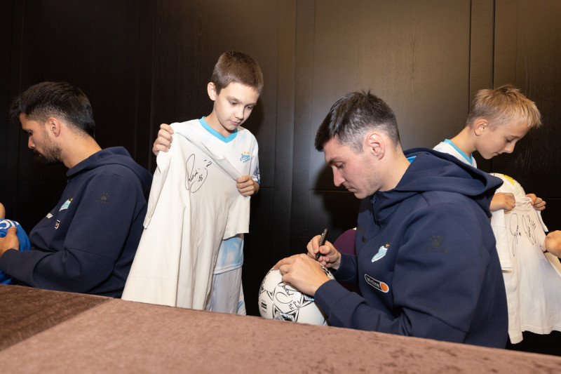 Автограф-сессия для воспитанников школы «Зенит-Чемпионика» в Самаре