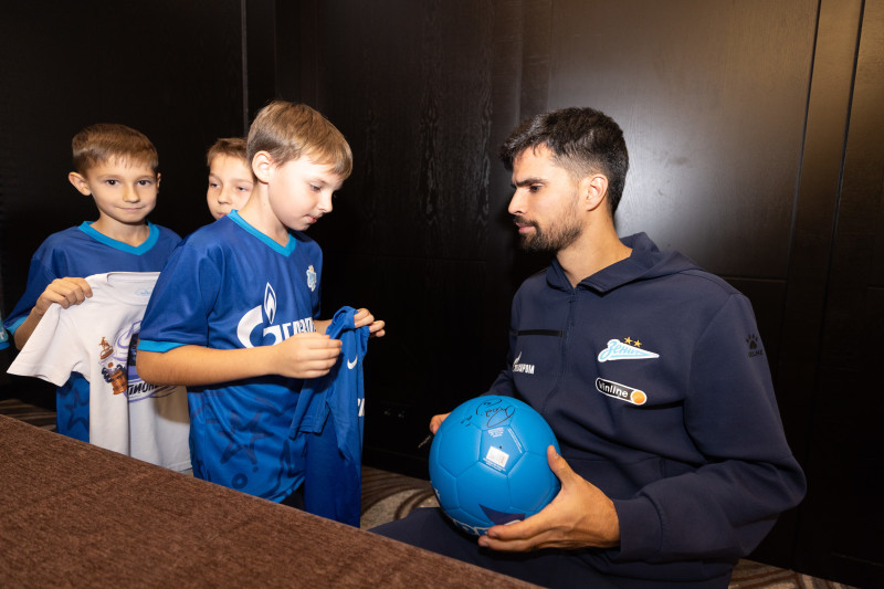 Автограф-сессия для воспитанников школы «Зенит-Чемпионика» в Самаре