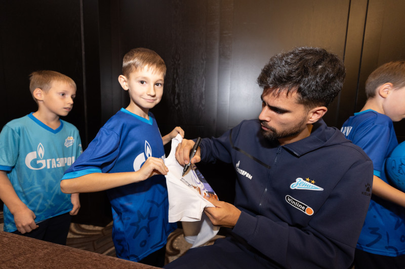Автограф-сессия для воспитанников школы «Зенит-Чемпионика» в Самаре
