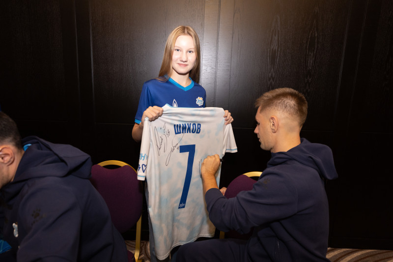 Автограф-сессия для воспитанников школы «Зенит-Чемпионика» в Самаре