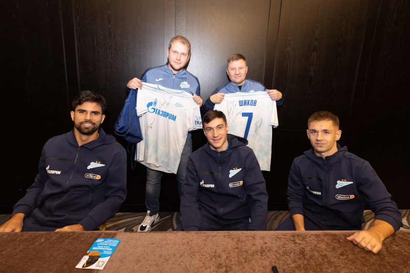 Автограф-сессия для воспитанников школы «Зенит-Чемпионика» в Самаре