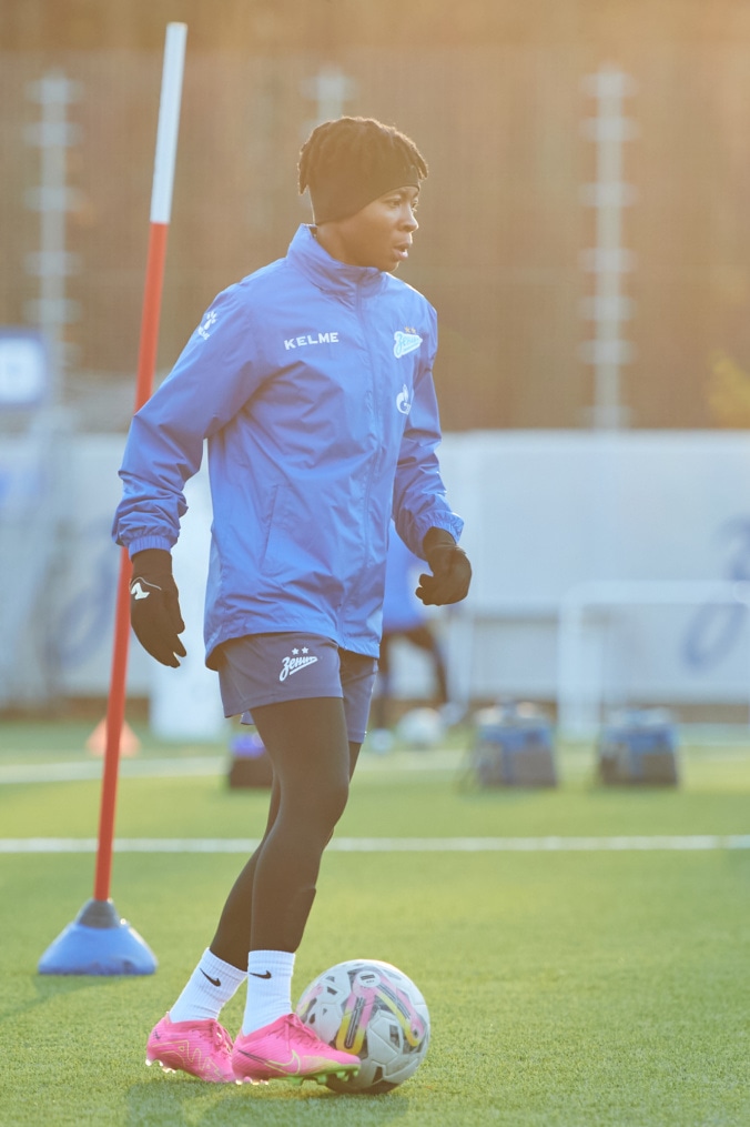 Тренировка женской команды перед матчем с «Рязанью-ВДВ»