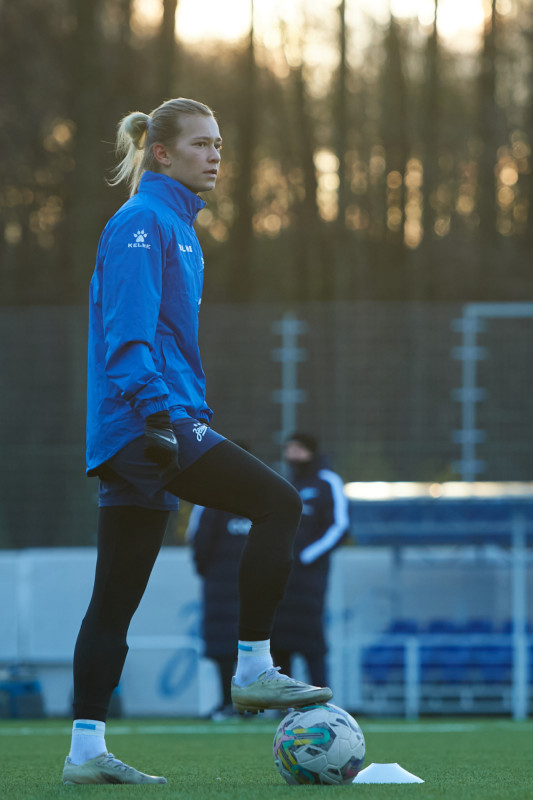 Тренировка женской команды перед матчем с «Рязанью-ВДВ»