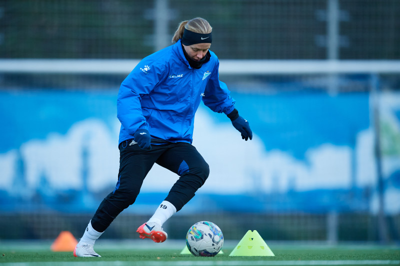 Тренировка женской команды перед матчем с «Рязанью-ВДВ»