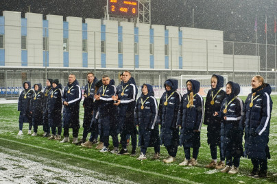 Чествование женской молодежной команды в перерыве матча «Зенит» — «Рязань-ВДВ»