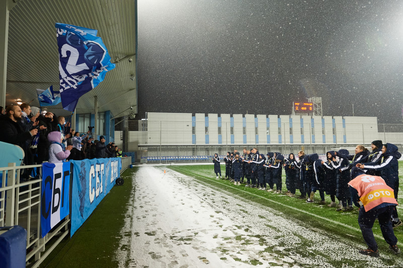 Чествование женской молодежной команды в перерыве матча «Зенит» — «Рязань-ВДВ»