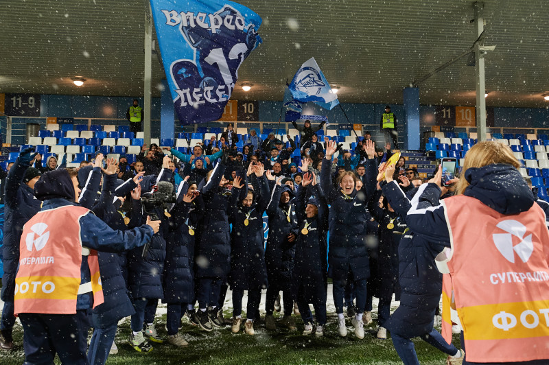 Чествование женской молодежной команды в перерыве матча «Зенит» — «Рязань-ВДВ»