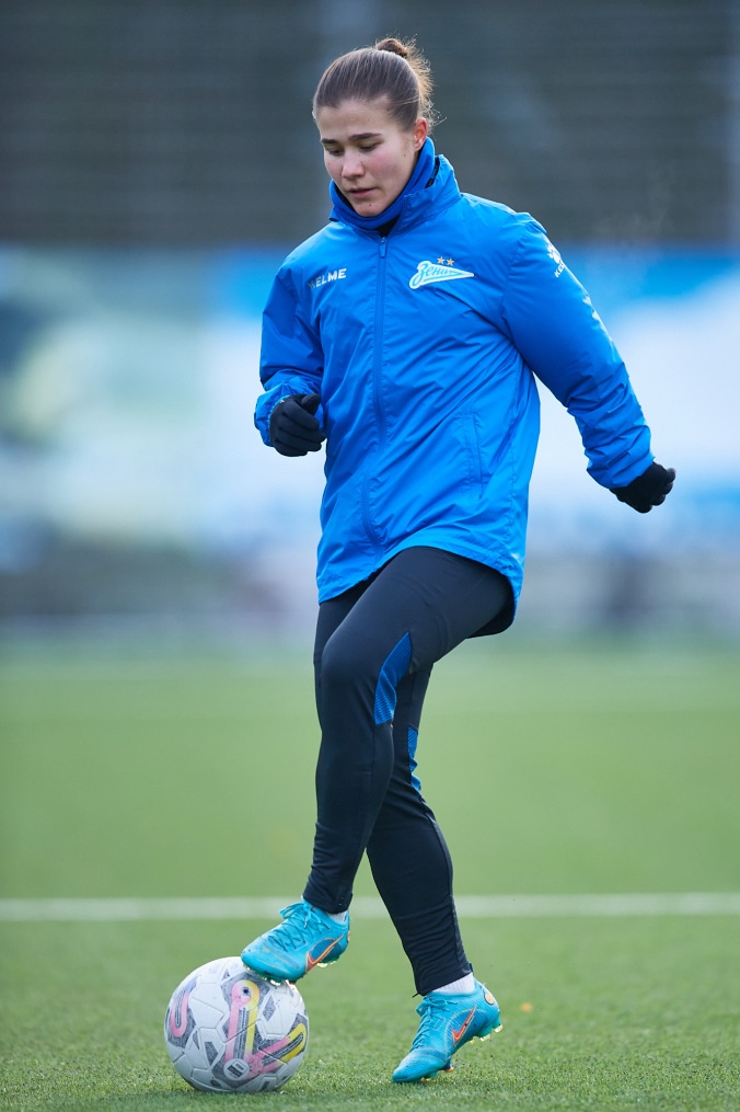 Тренировка женской команды перед матчем со «Звездой-2005»