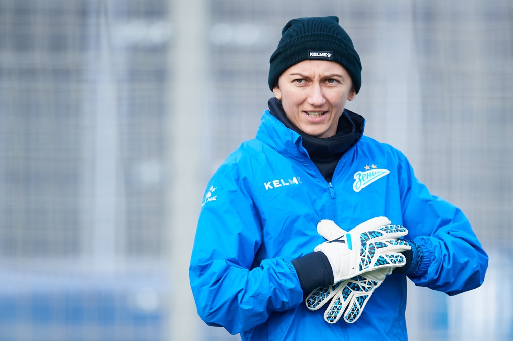 Тренировка женской команды перед матчем со «Звездой-2005»