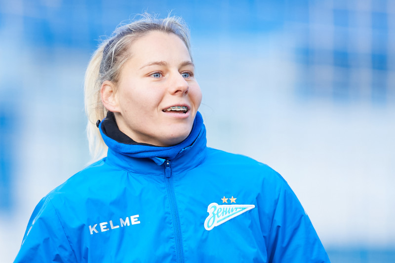 Тренировка женской команды перед матчем со «Звездой-2005»