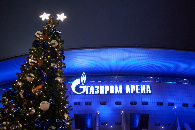 Двухзвёздная Новогодняя ёлка «Газпром Арены»