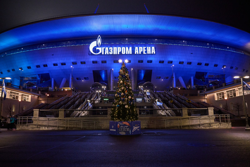 Двухзвёздная Новогодняя ёлка «Газпром Арены»