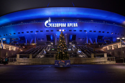 Двухзвёздная Новогодняя ёлка «Газпром Арены»