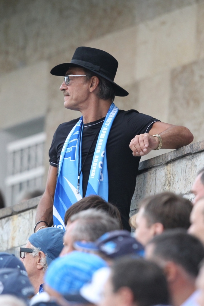 Лига Чемпионов УЕФА 2010/2011, плей—офф, Зенит—Осер