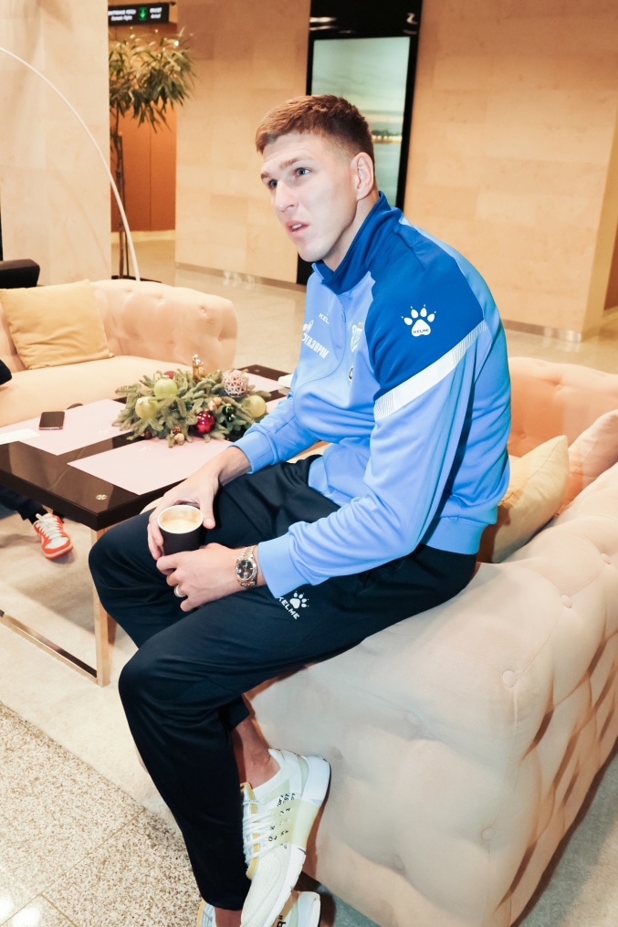 Вылет команды на первые зимние «Газпром» — тренировочные сборы в Катаре