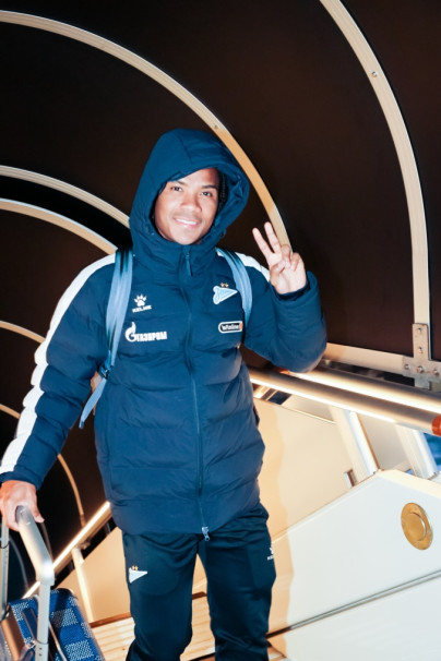 Вылет команды на первые зимние «Газпром» — тренировочные сборы в Катаре