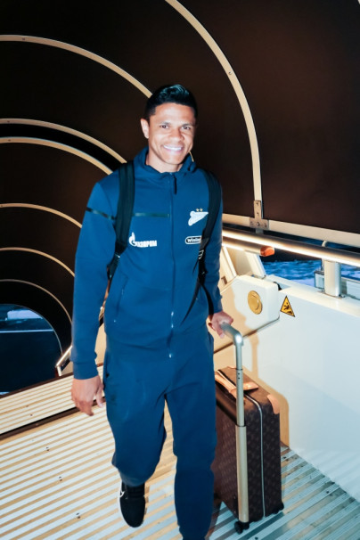 Вылет команды на первые зимние «Газпром» — тренировочные сборы в Катаре