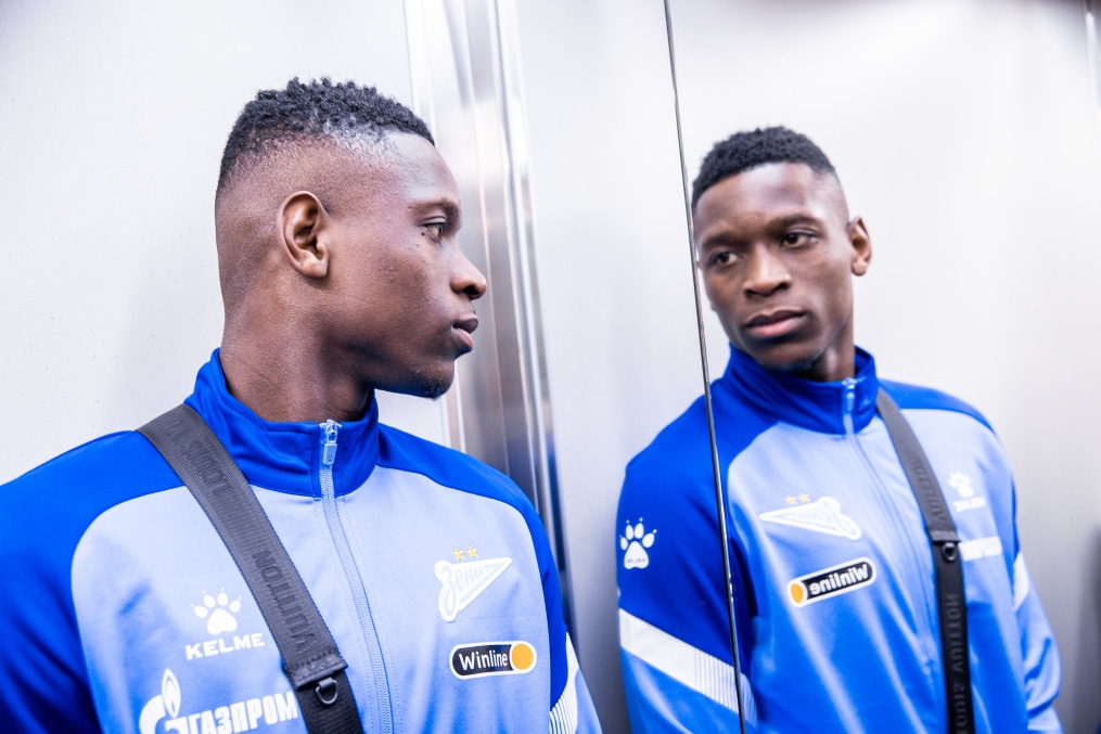 Медосмотр Луиса Энрике, полузащитника ФК «Зенит»