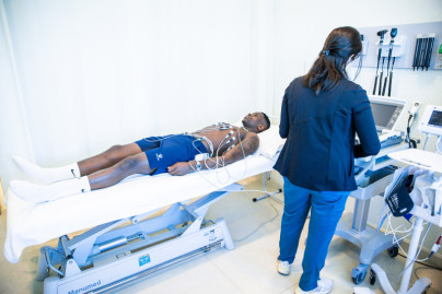 Медосмотр Луиса Энрике, полузащитника ФК «Зенит»