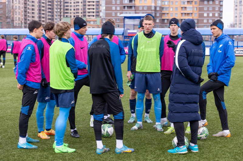 Тренировка «Зенита»-м в «Газпром»-Академии ФК «Зенит»