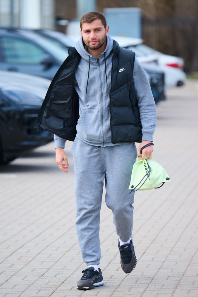 Приезд игроков на тренировку перед матчем с «Рубином»