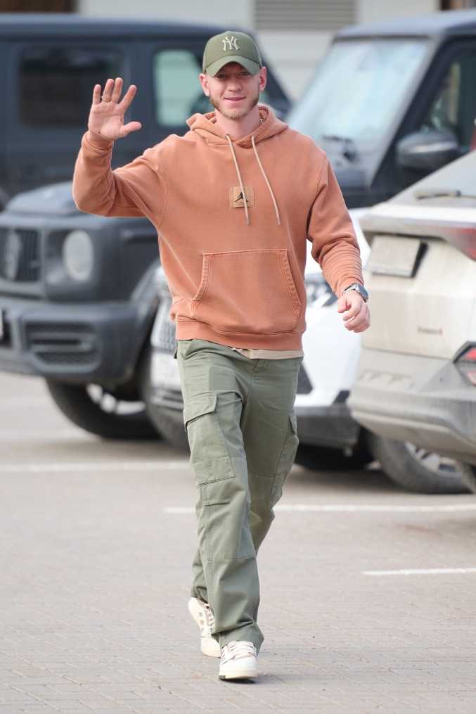 Приезд игроков на тренировку перед матчем с «Рубином»