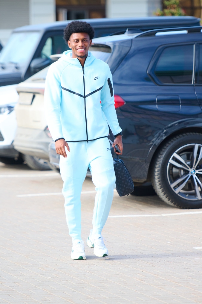 Приезд игроков на тренировку перед матчем с «Рубином»