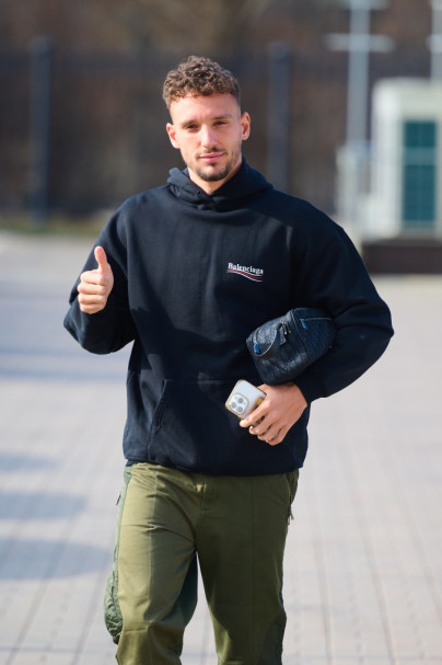 Приезд игроков на тренировку перед матчем с «Рубином»