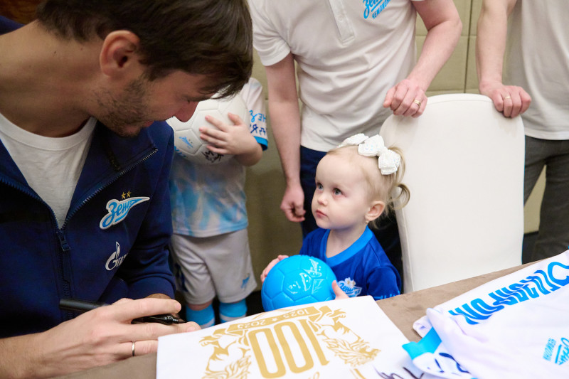 автограф-сессия спортсмена для детей