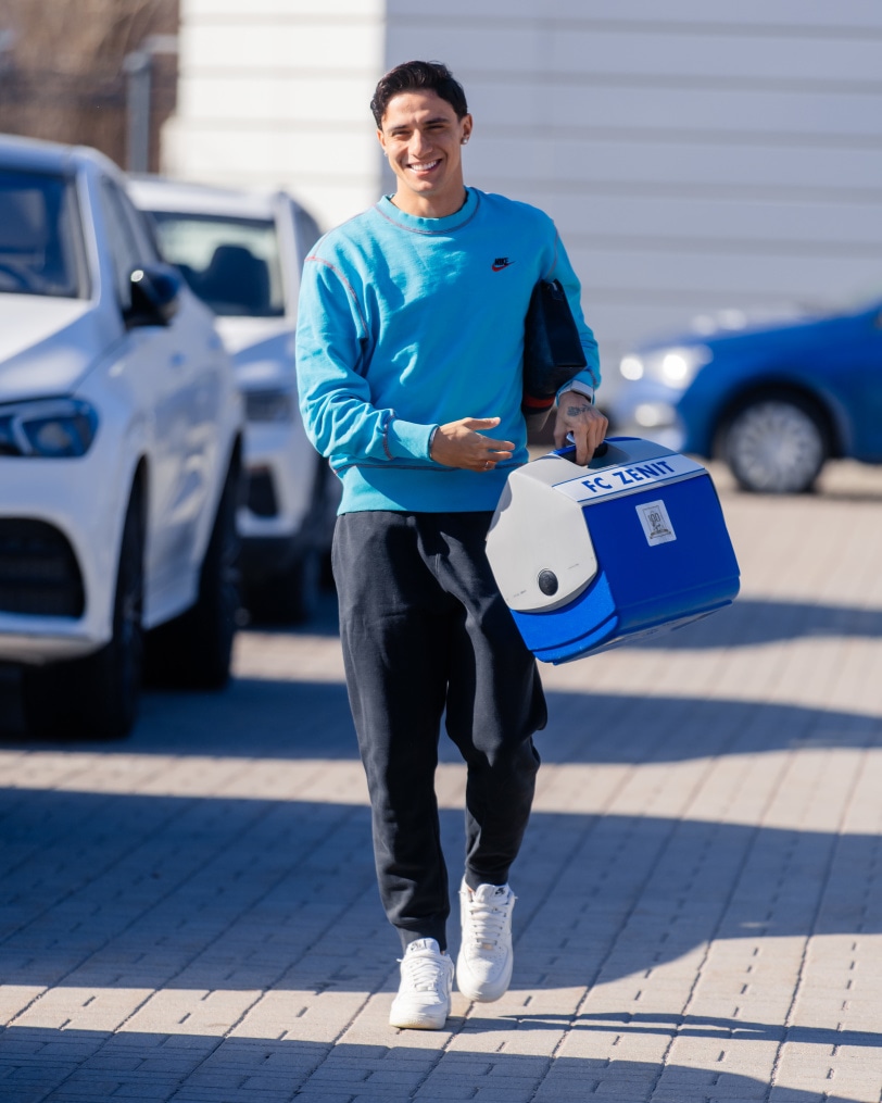 ЗенитStyle: прибытие футболистов на тренировку перед матчем с «Краснодаром»