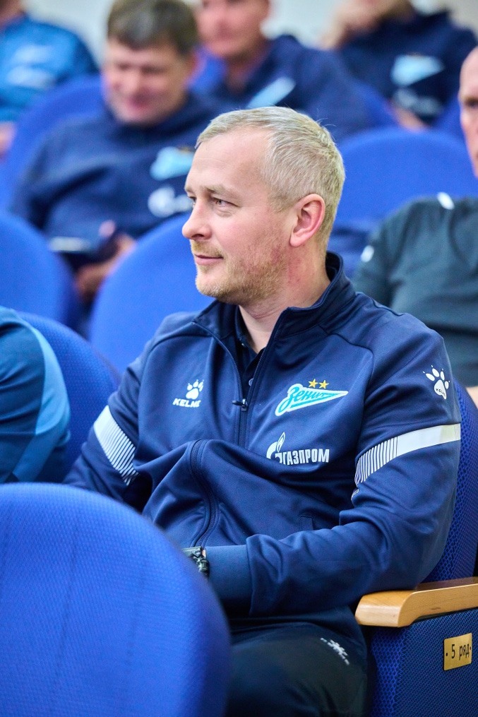 Лекция Валерия Газзаева в «Газпром»-Академии ФК «Зенит»