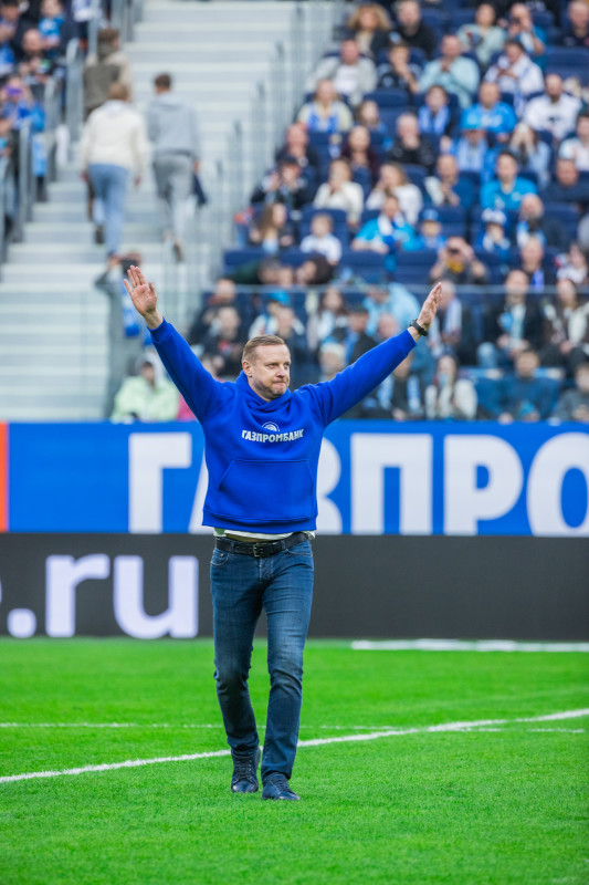 Символический удар по мячу Вячеслава Малафеева на матче «Зенит» — «Краснодар»