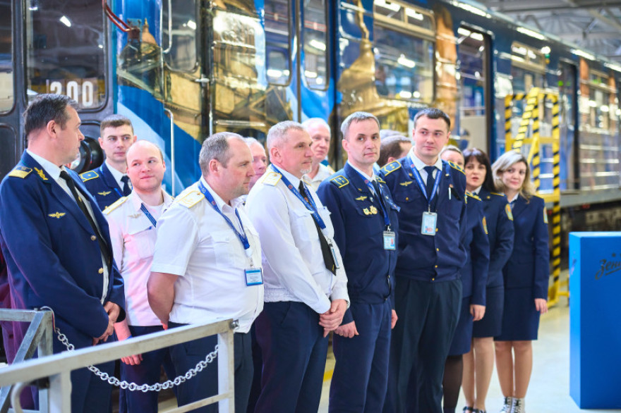 Запуск «Сине-бело-голубой стрелы» — юбилейного поезда «Зенита» в петербургском метро