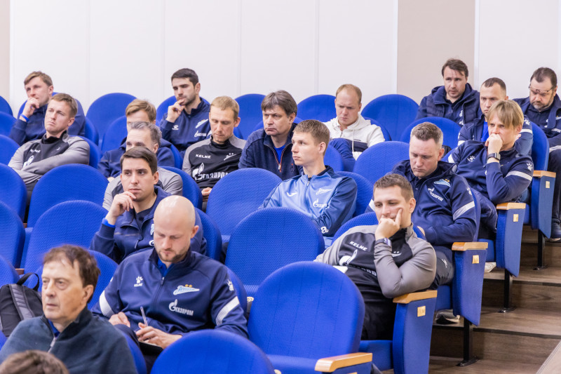 Лекция Николая Киселева в «Газпром»-Академии ФК «Зенит»