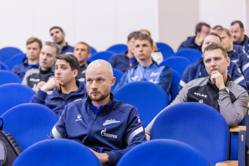Лекция Николая Киселева в «Газпром»-Академии ФК «Зенит»