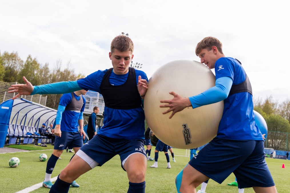 Тренировка «Зенита»-м перед матчем с ФК «Факел»-м