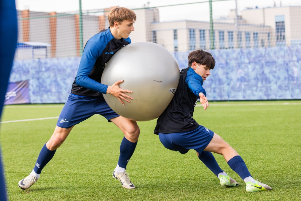 Тренировка «Зенита»-м перед матчем с ФК «Факел»-м