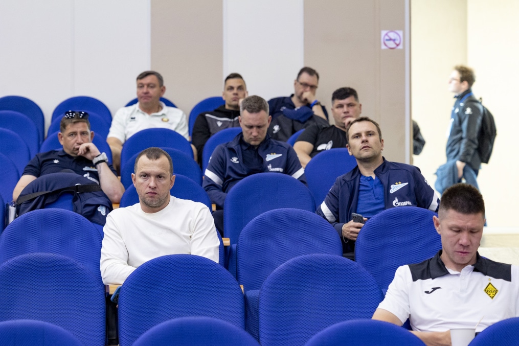 «Переход из юношеского футбола в профессиональный» — конференция в «Газпром»-Академии