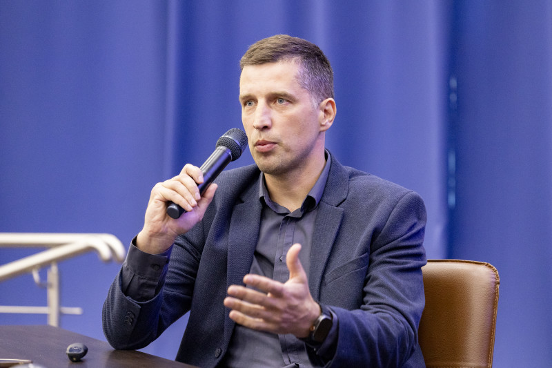 «Переход из юношеского футбола в профессиональный» — конференция в «Газпром»-Академии