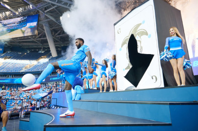 Презентация Жерсона на сцене