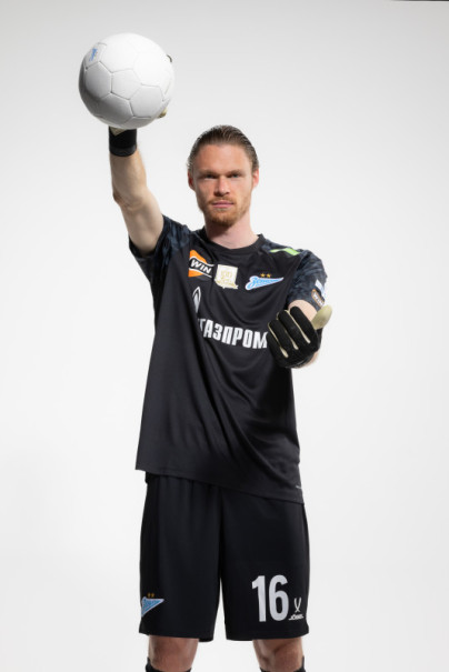 Вратарь ФК «Зенит» Денис Адамов