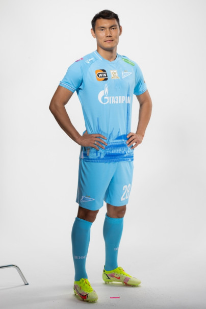 Фотосессия защитника ФК «Зенит» Нуралы Алипа