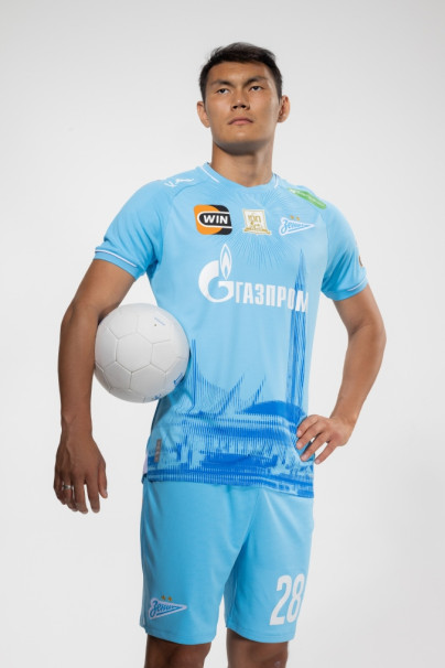 Фотосессия защитника ФК «Зенит» Нуралы Алипа