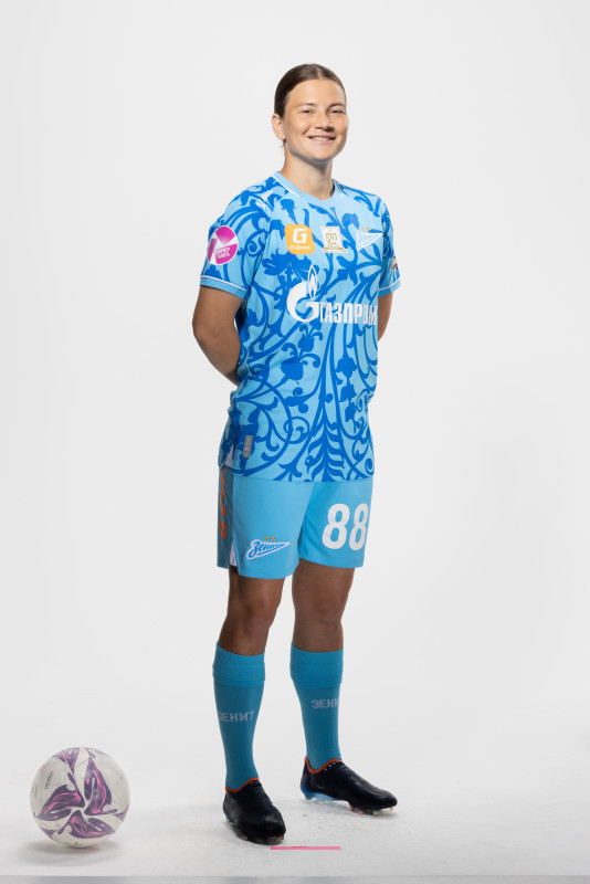 Фотосессия основного состава женского футбольного клуба «Зенит» сезона 2025/2026 (Jogel).