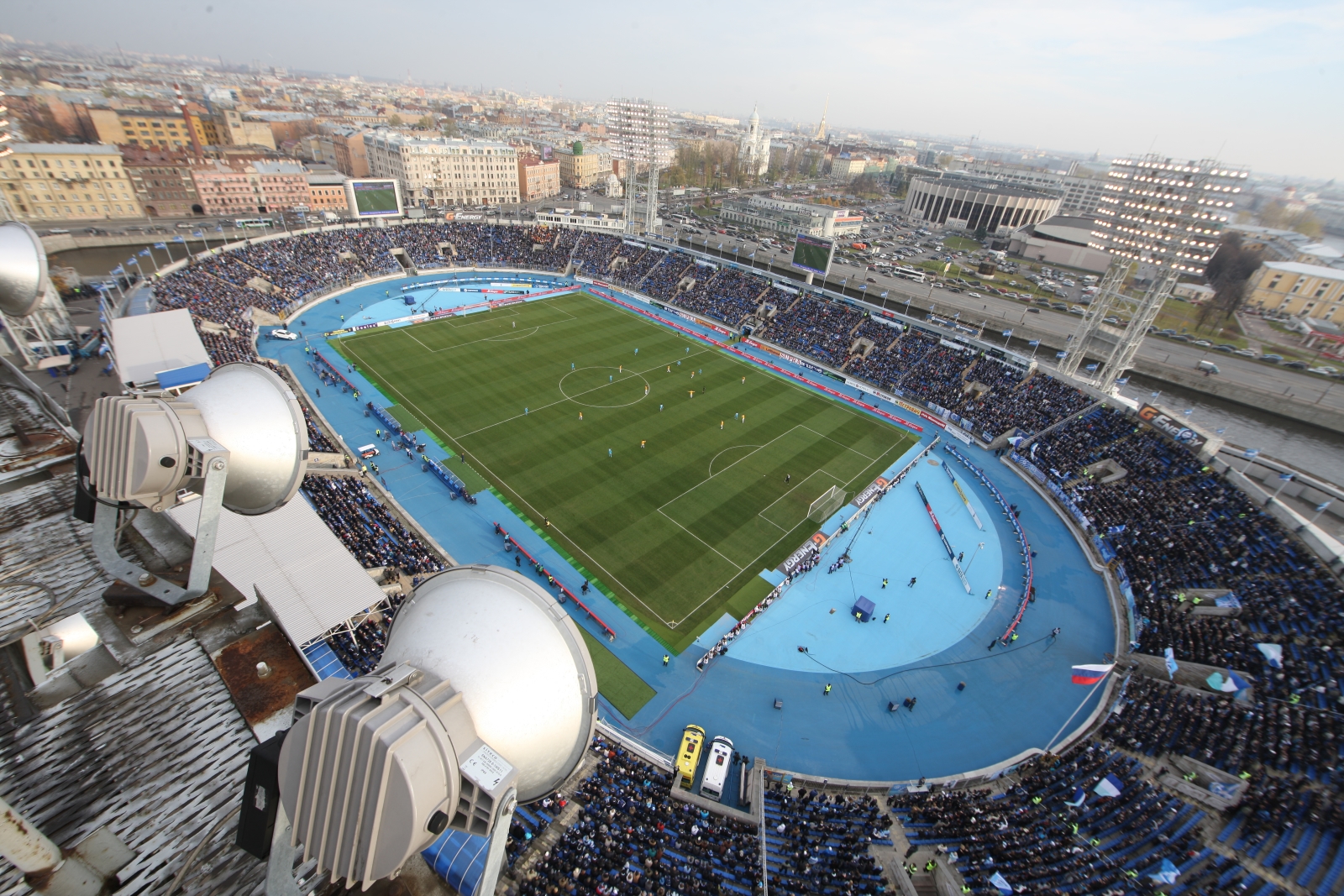 Вид большой арены стадиона Петровский