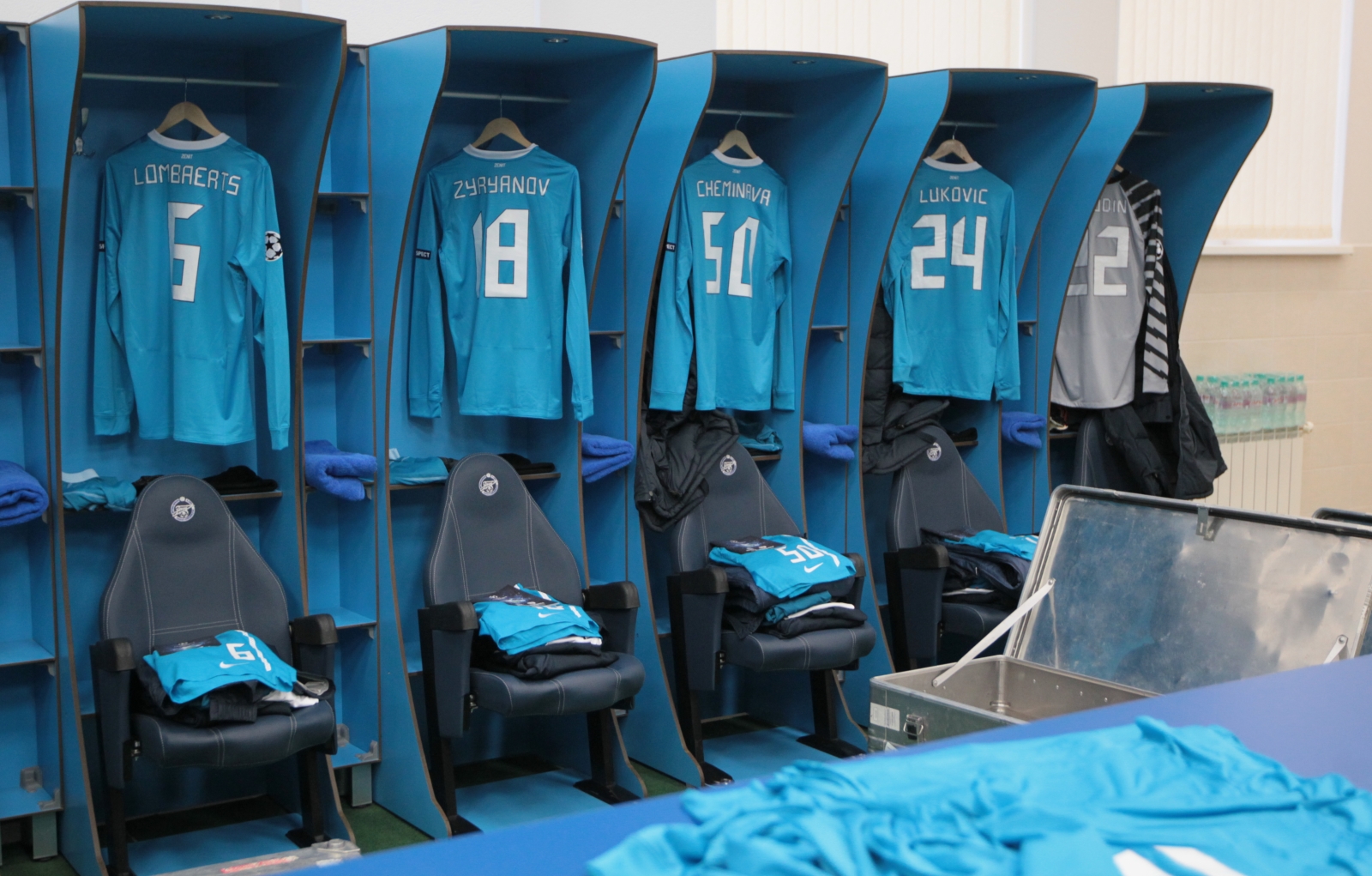 Раздевалка «Зенита» перед матчем  Лиги чемпионов УЕФА 2011/2012 с «Бенфикой»