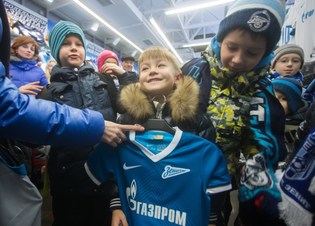 Как «Зенит-Фаны» провели март и апрель: фоторепортаж