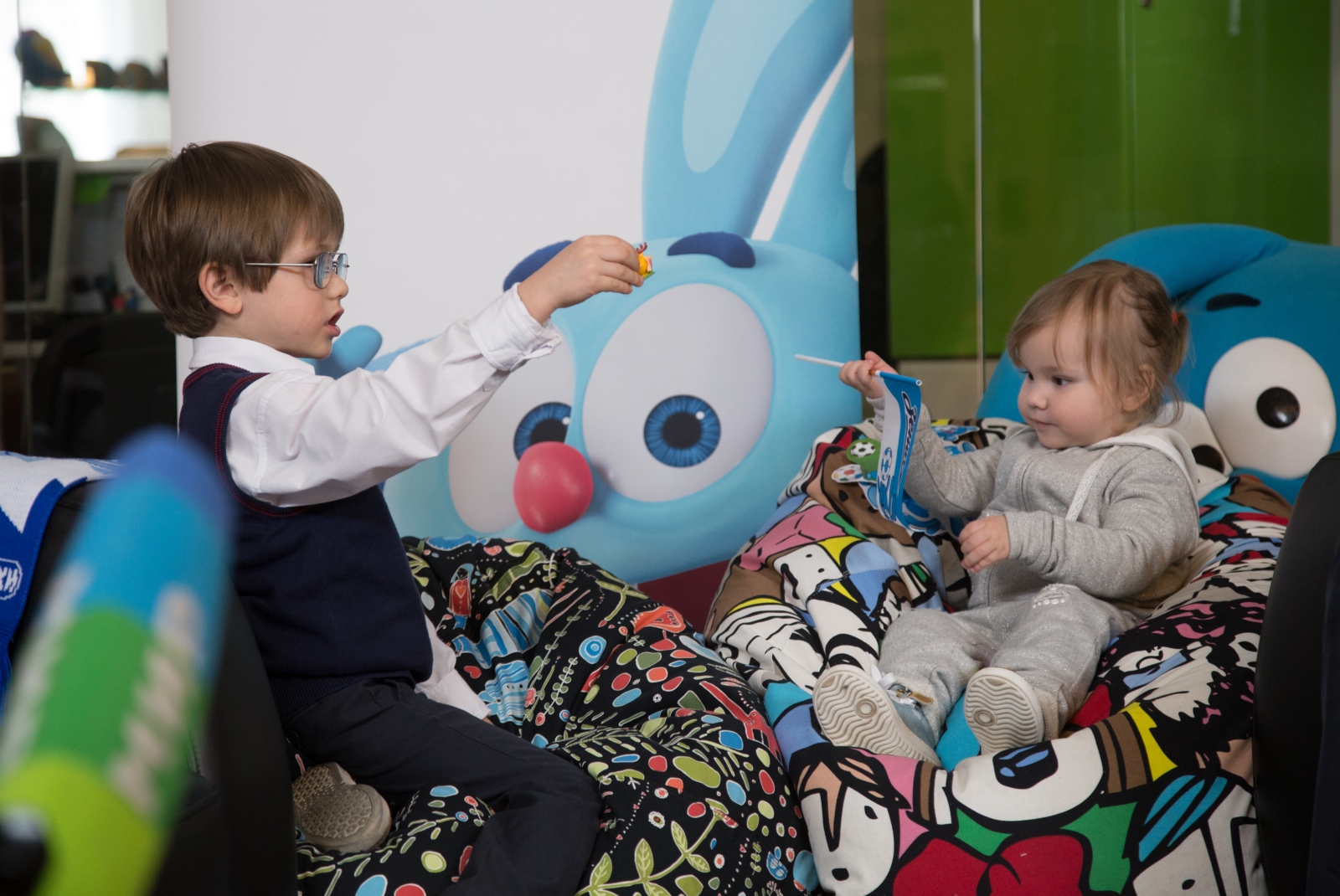 Константин Зырянов побывал в гостях у «Смешариков»