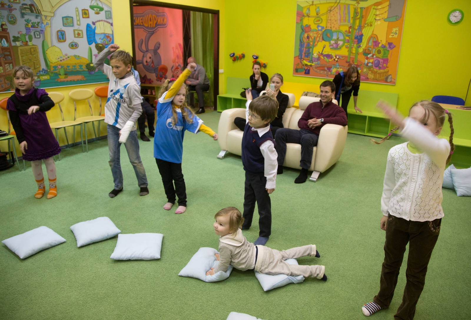 Константин Зырянов побывал в гостях у «Смешариков»