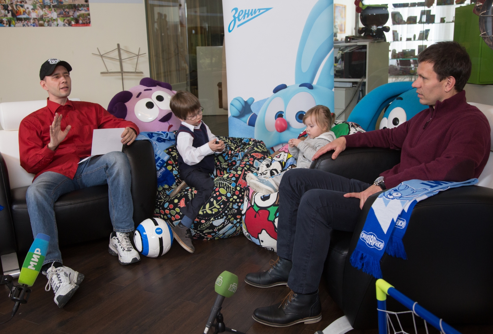 Константин Зырянов побывал в гостях у «Смешариков»